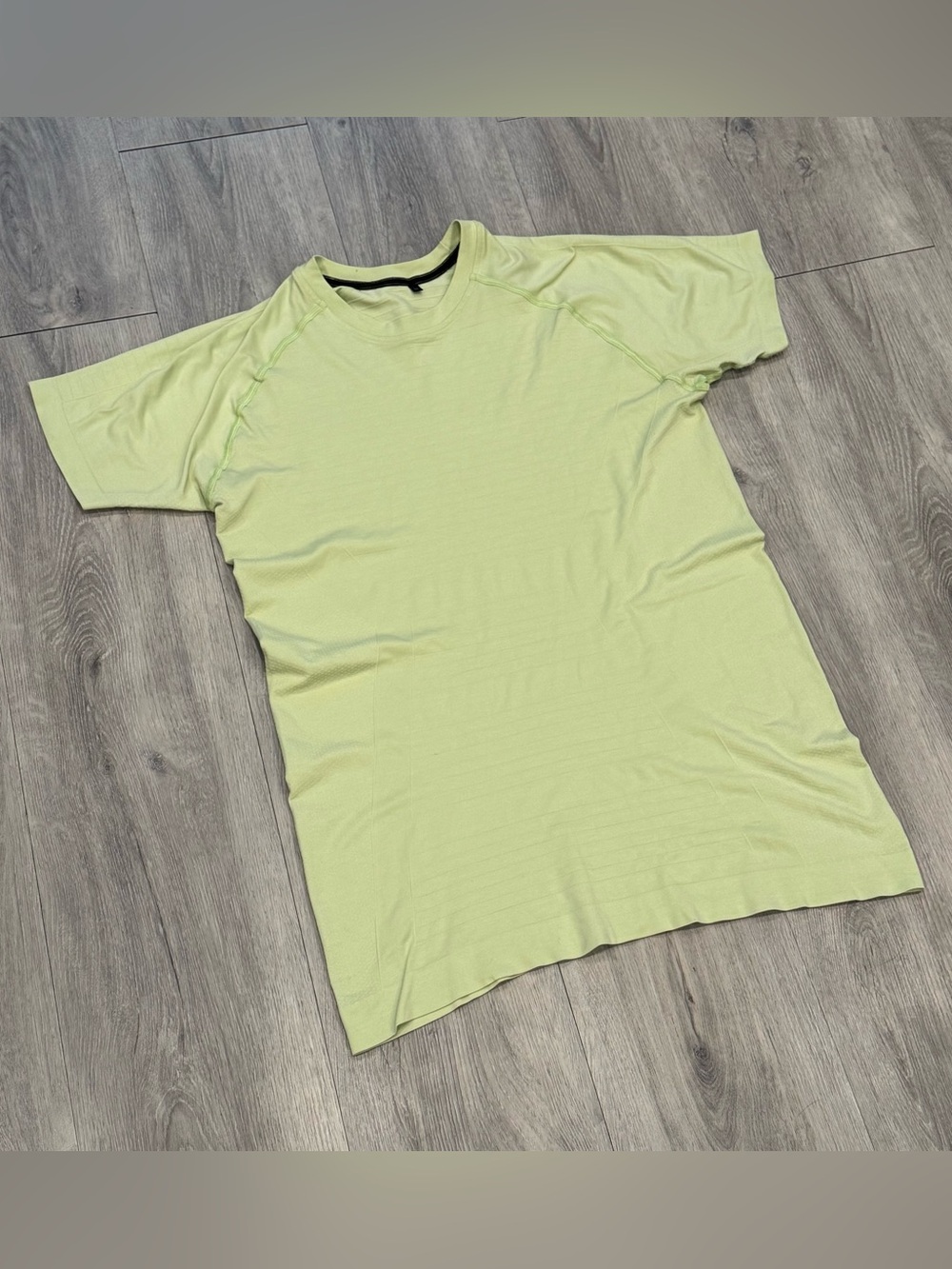 Alphalete Lime Green Short-Sleeve Athletic Workout Performance Tee